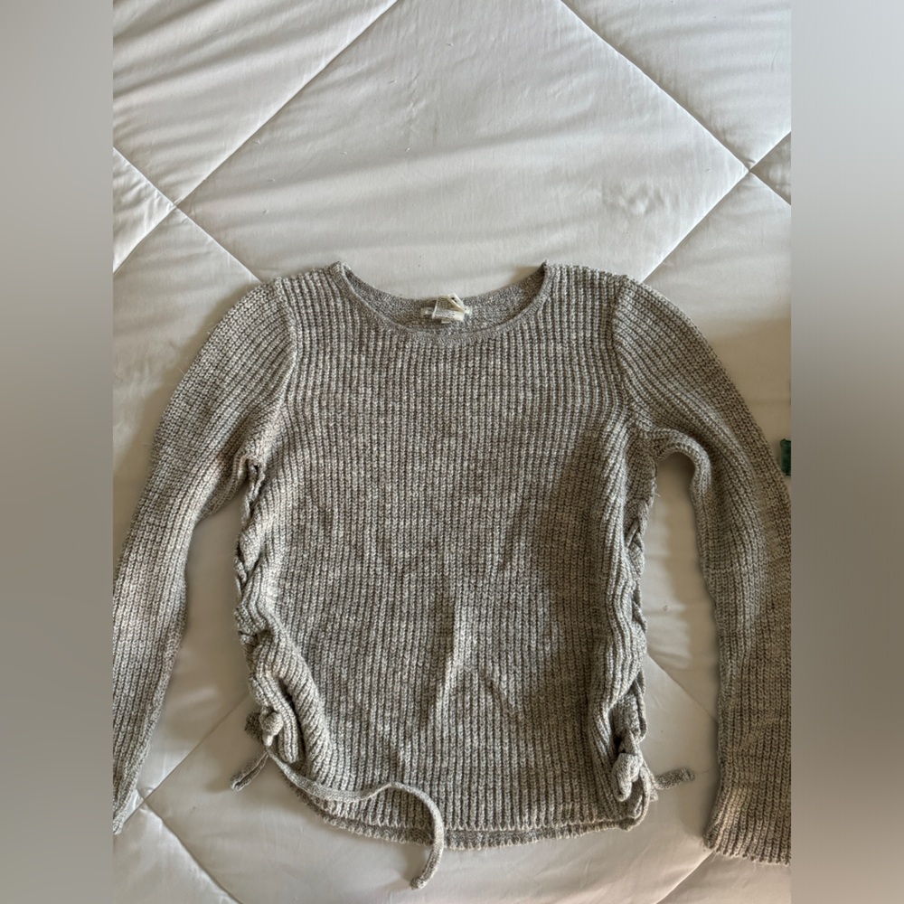 Women’s grey sweater